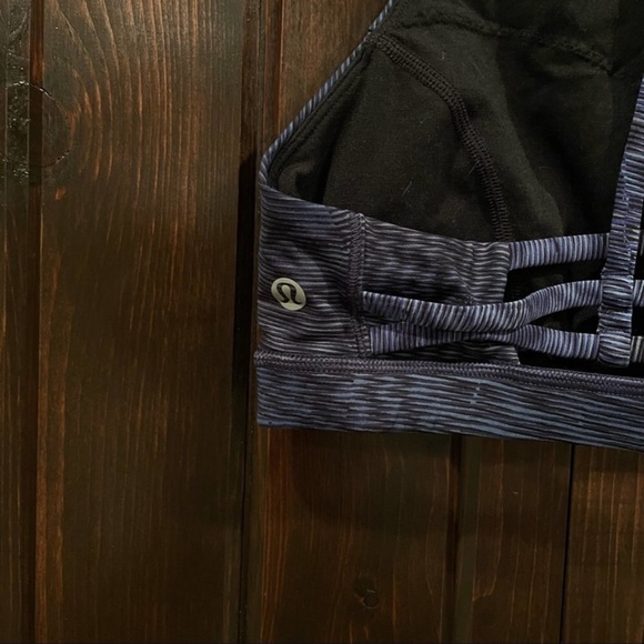 Lululemon Slide With Me Bra Size 8 Linear Navy Multi 2872 - Picture 5 of 7